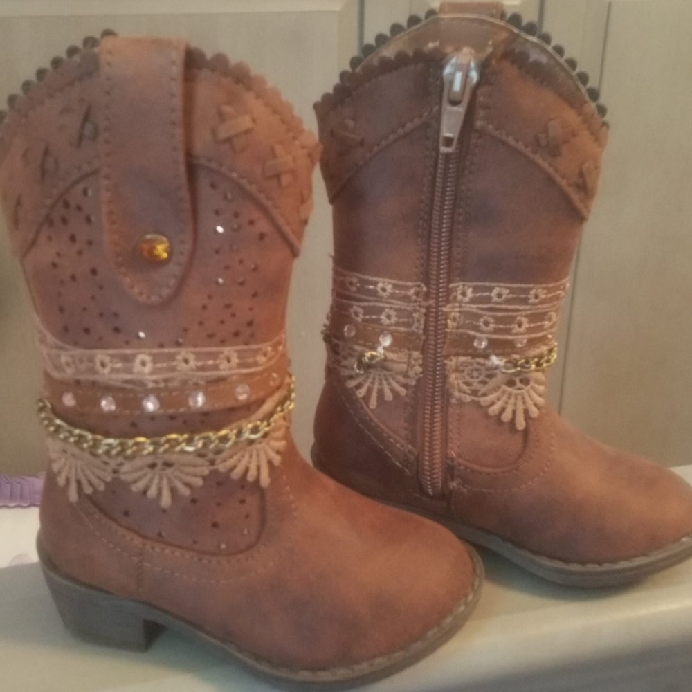 Cute Baby Cow Girl Boots!